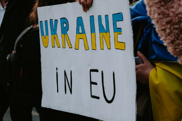 Фінансова підтримка оборони від ЄС та економічні заходи підтримки